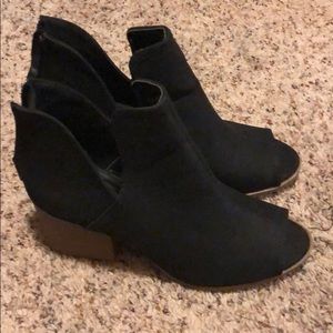 Black booties block heel